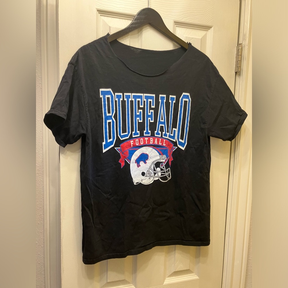 Buffalo Bills Football T-Shirt Women’s medium
